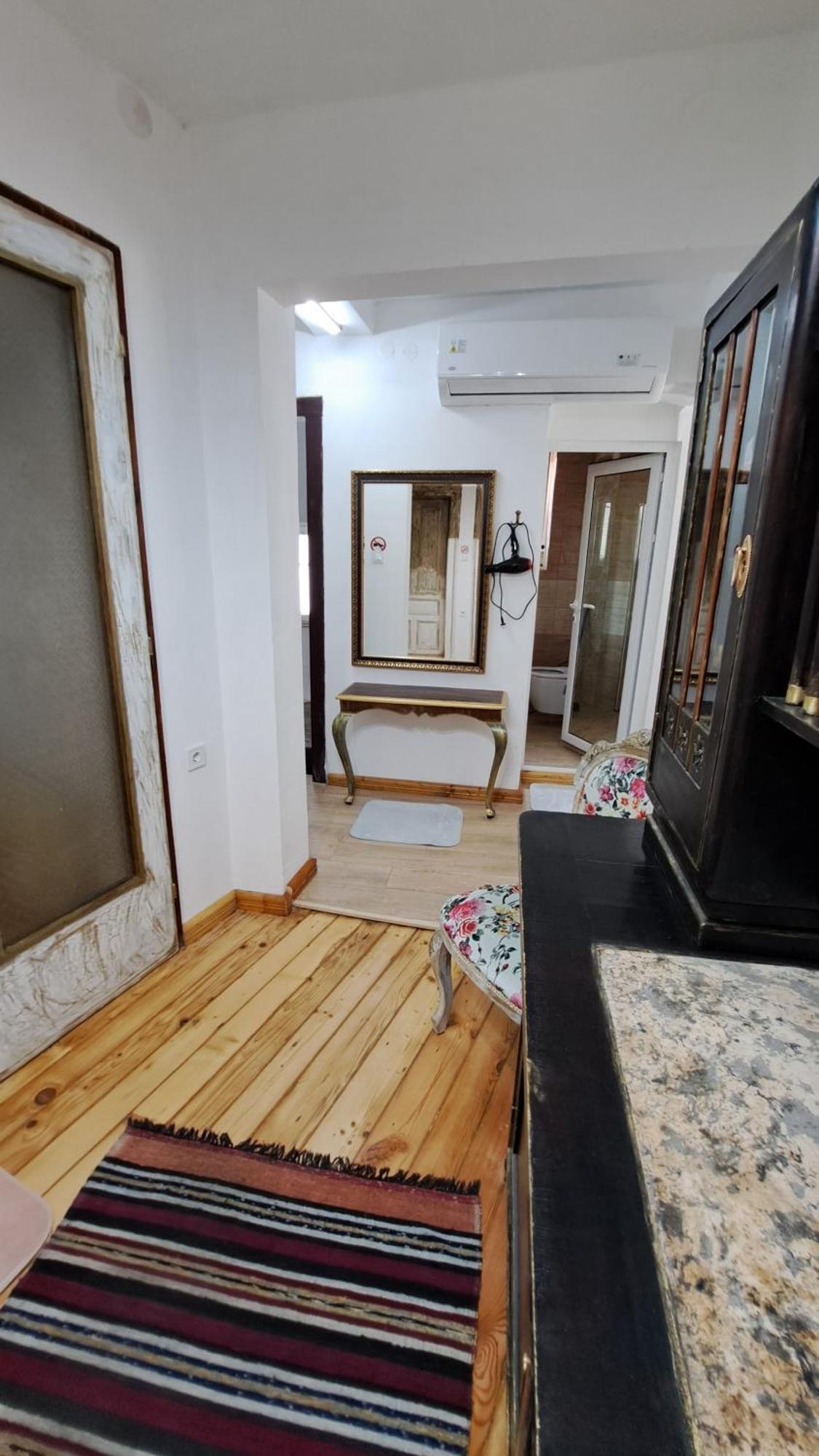 Modern & Old Apartment София Екстериор снимка
