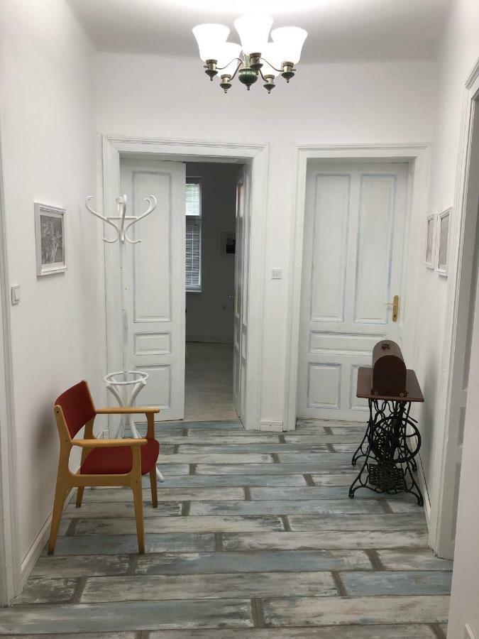 Modern & Old Apartment София Екстериор снимка