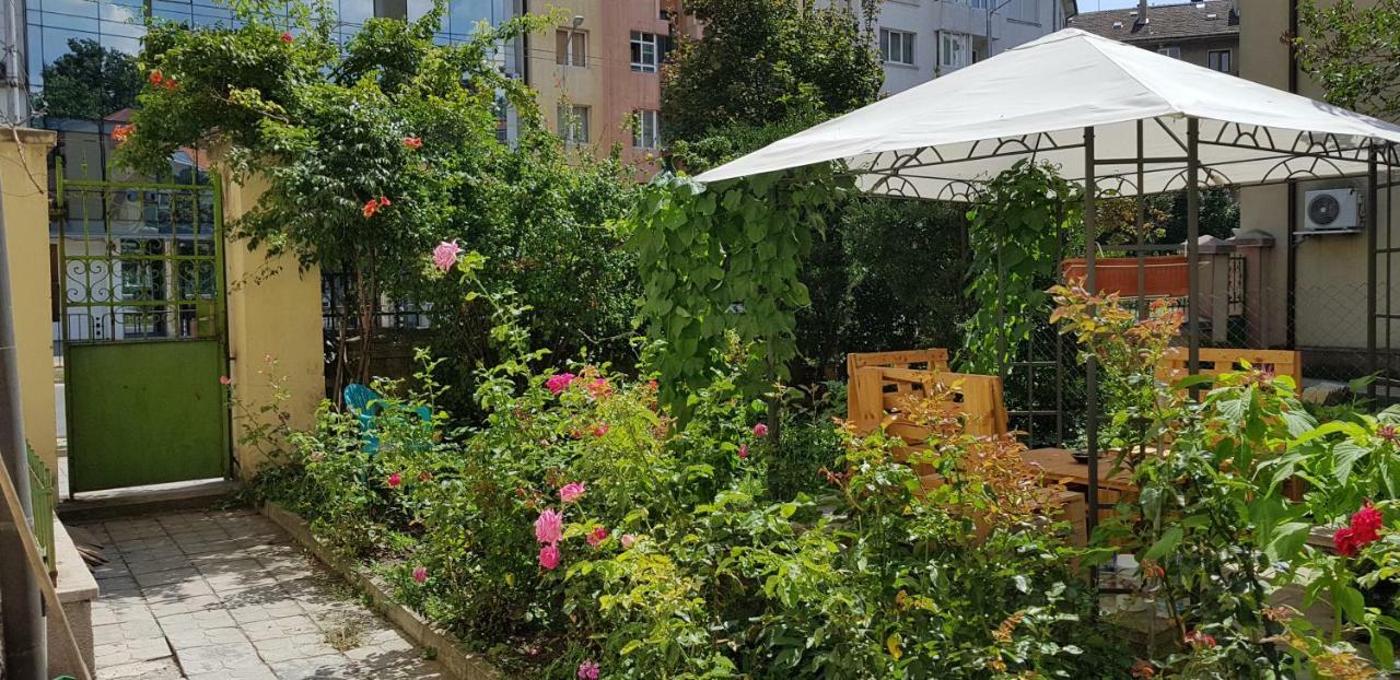 Modern & Old Apartment София Екстериор снимка